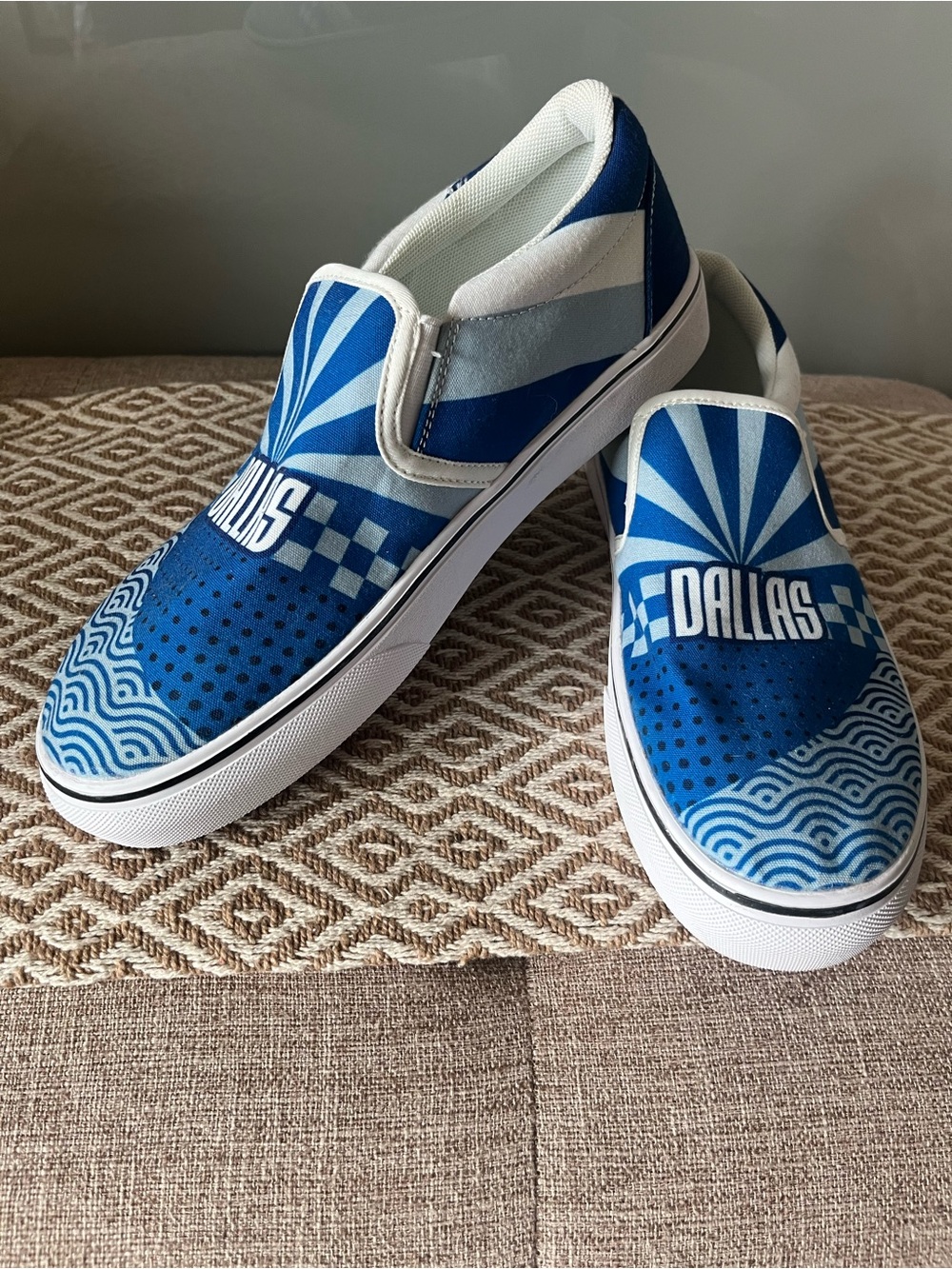 NWOT FOCO Dallas Mavericks
Canvas Slip On Sneakers Shoes
Unisex Size 8.5 562